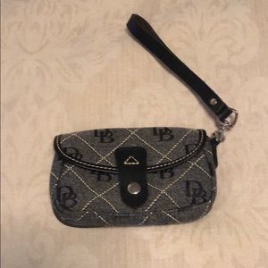 Dooney and Bourke wristlet Like new condition